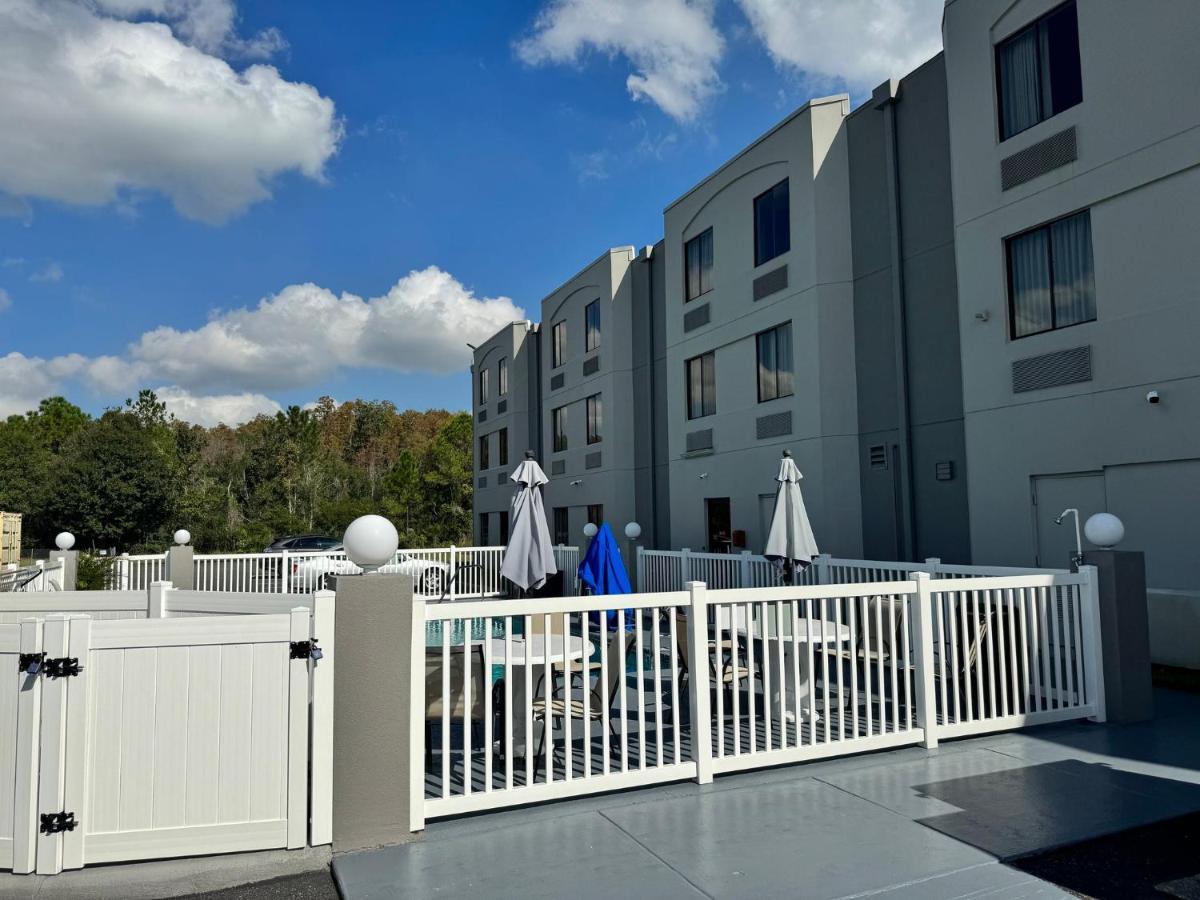Spot X Hotel Tampa - Wesley Chapel By The Red Collection Eksteriør bilde