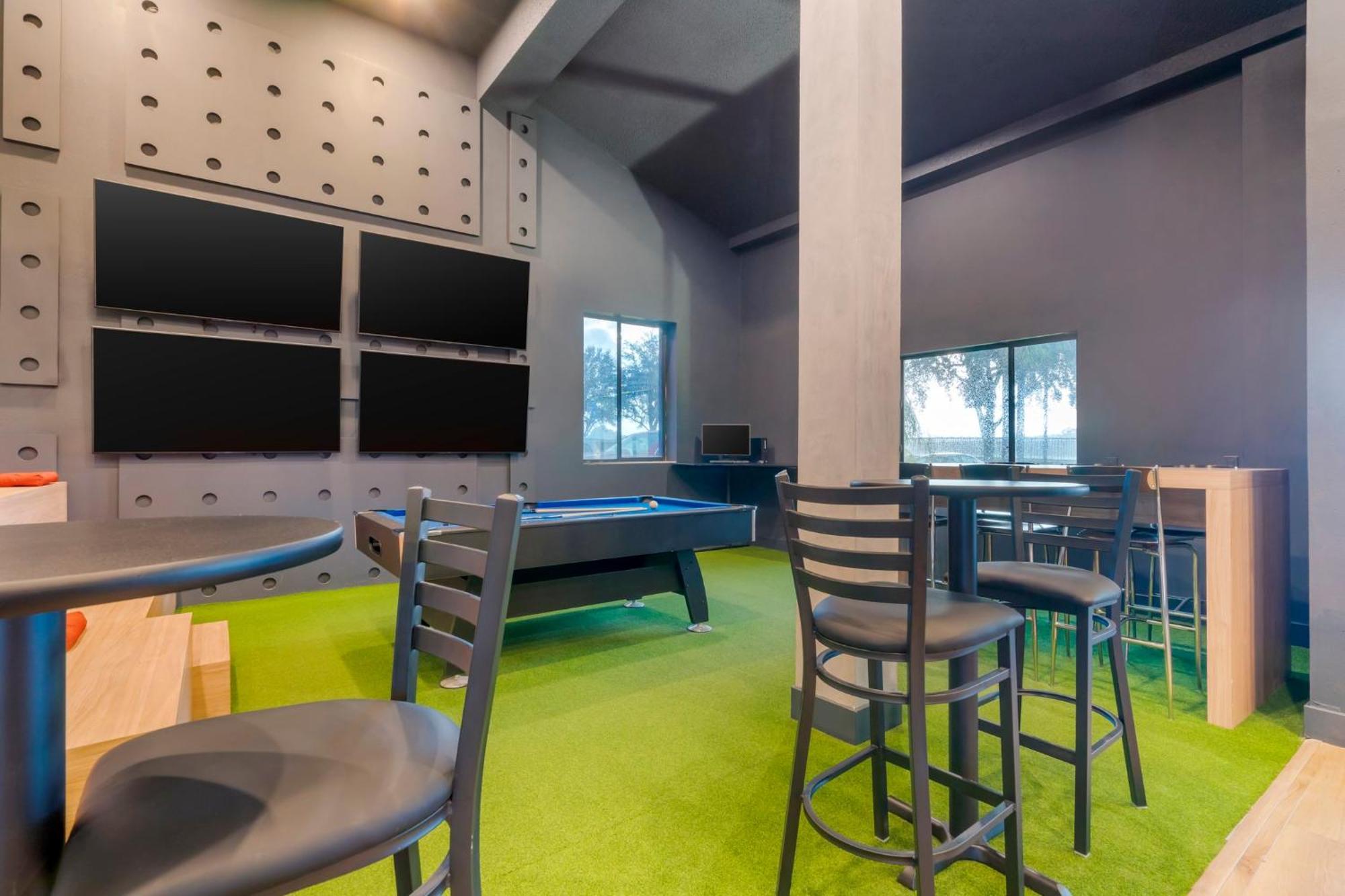 Spot X Hotel Tampa - Wesley Chapel By The Red Collection Eksteriør bilde